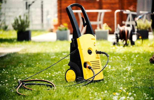 Best Animal Enclosure Cleaning  in Brooklyn Park, MN